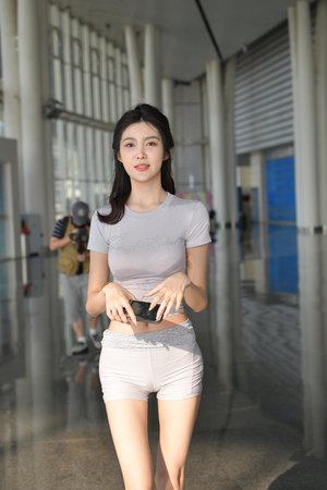 福利姬快点亲亲我吖全集