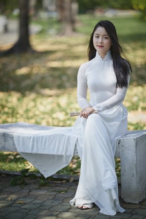 丈夫刚去上班妻子