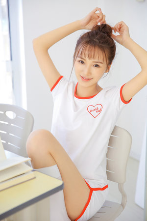 女班长喂我乳我脱她内裤视频