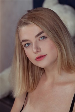 光溜溜的美女
