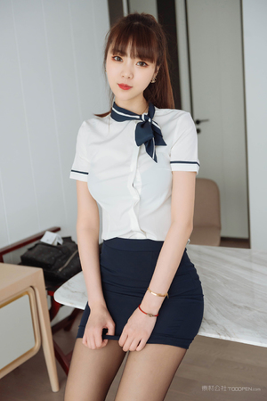 我是天降女主文里的小青梅
