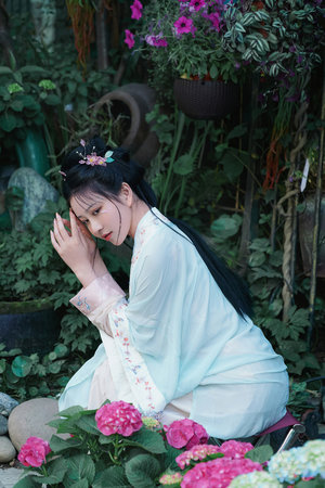 吸允式裸体互伸舌头激情舌吻