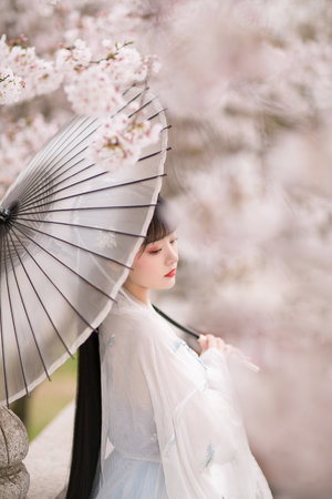 亚洲大胆露阴人体高清
